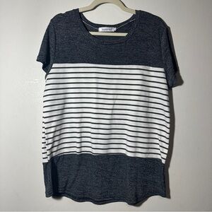 Vem Van Women's Striped Gray and White Top Size XL